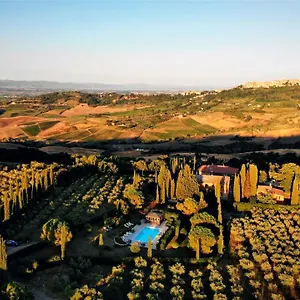 https://la-corte-del-cavalierino-montepulciano.it-tuscanyhotel.com